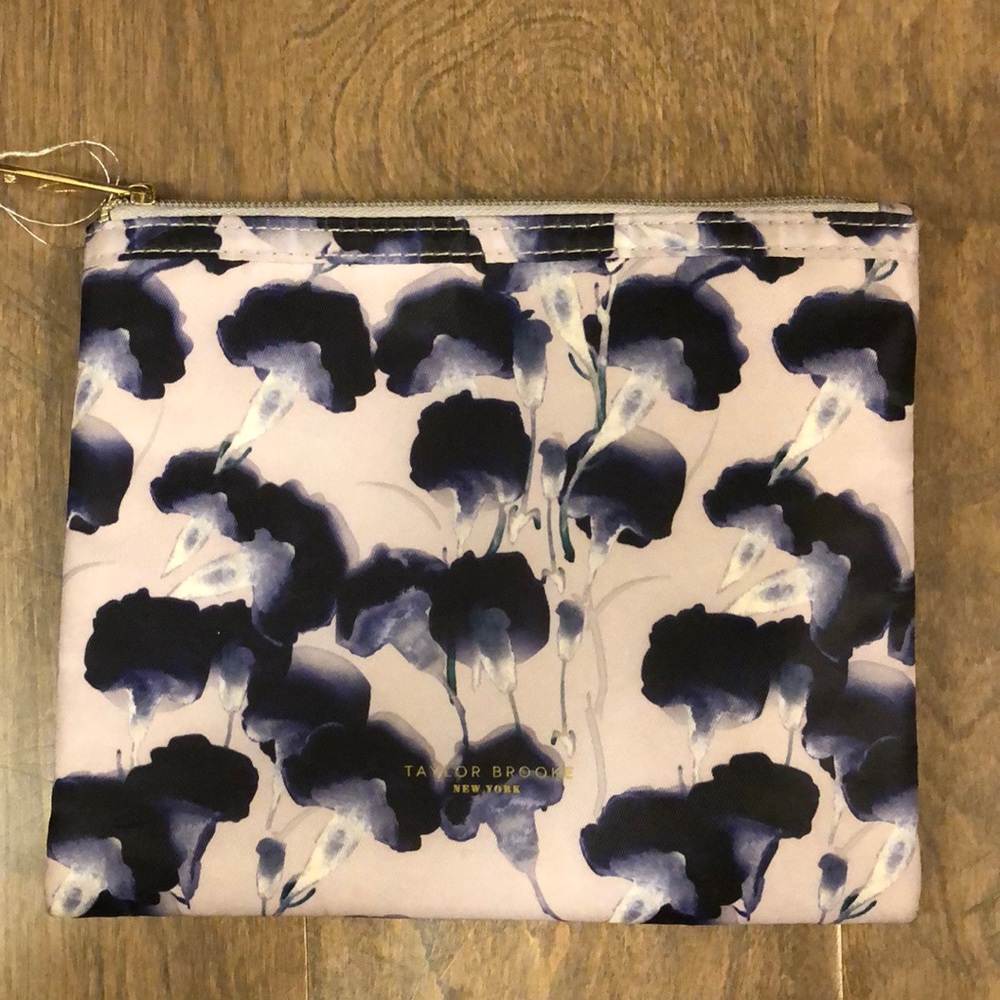 NWOT Taylor Brooke cosmetic bag